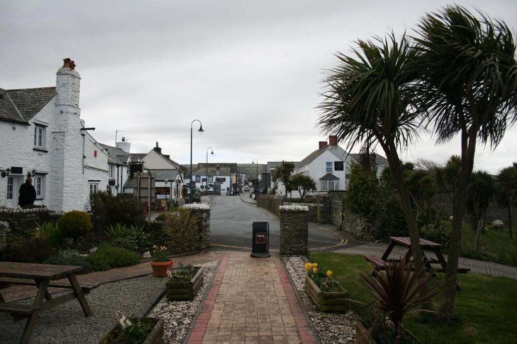 The Wootons Inn Tintagel Exterior photo
