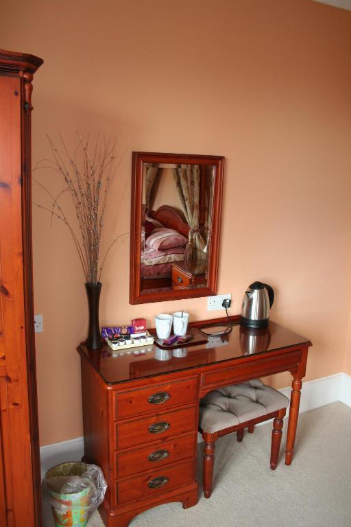 The Wootons Inn Tintagel Room photo