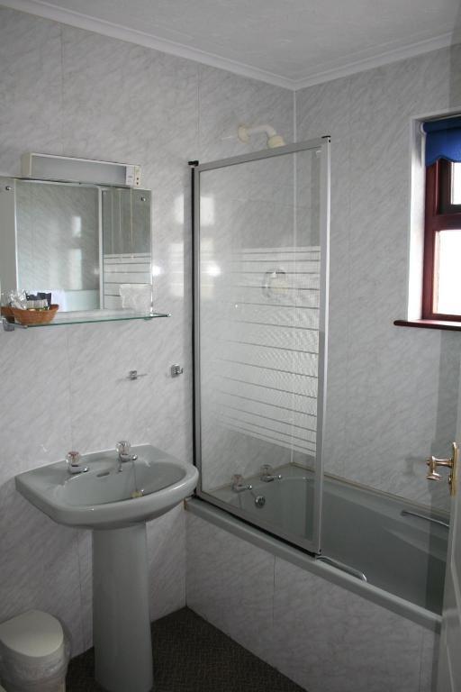 The Wootons Inn Tintagel Room photo