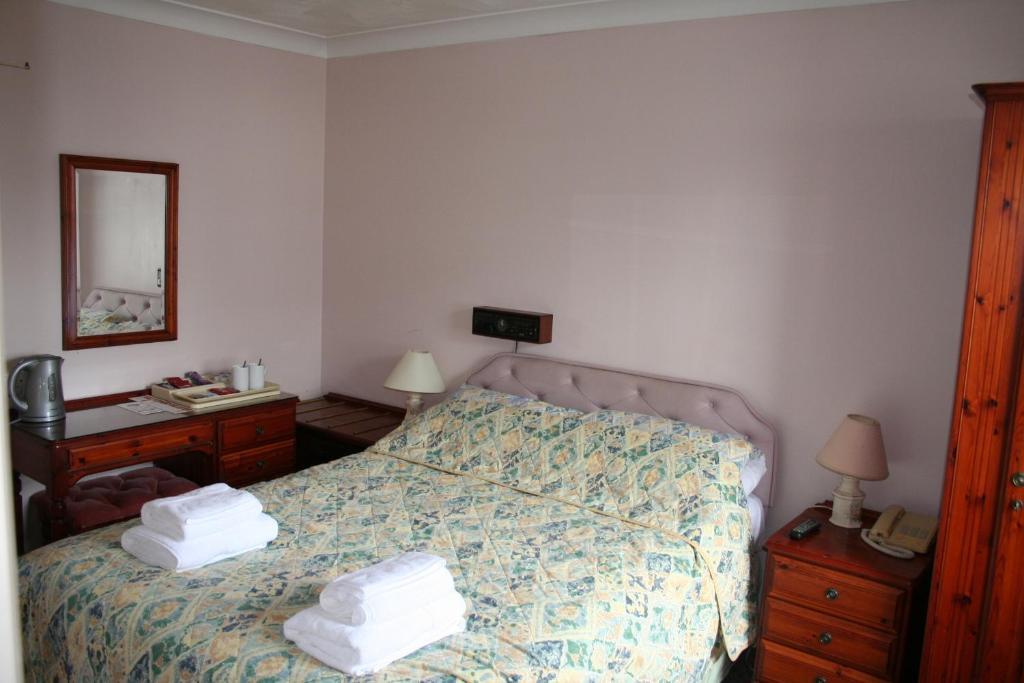 The Wootons Inn Tintagel Room photo